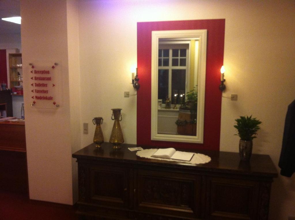 Hotel Klover Es Hellevad Buitenkant foto