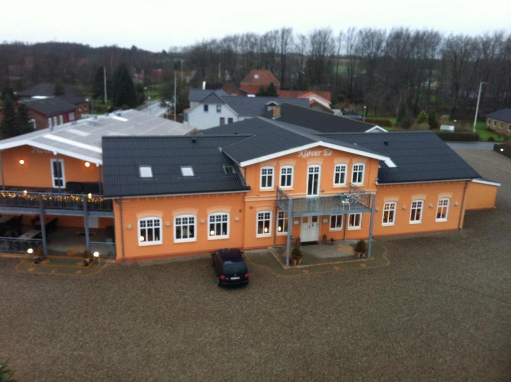 Hotel Klover Es Hellevad Buitenkant foto