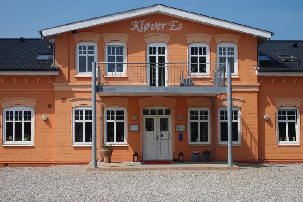 Hotel Klover Es Hellevad Buitenkant foto
