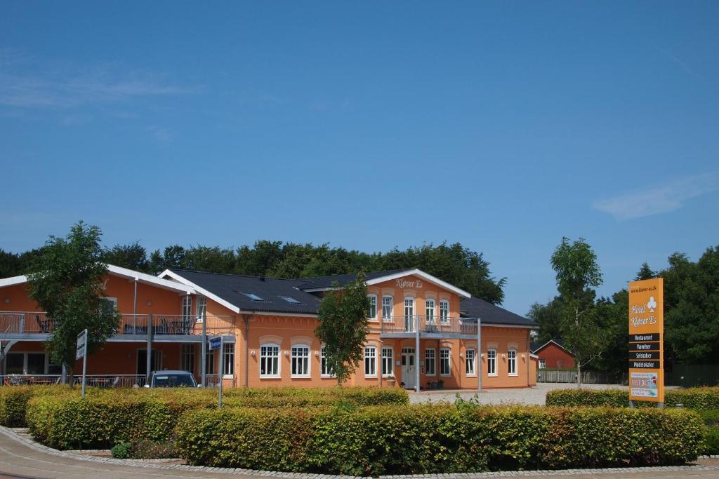 Hotel Klover Es Hellevad Buitenkant foto