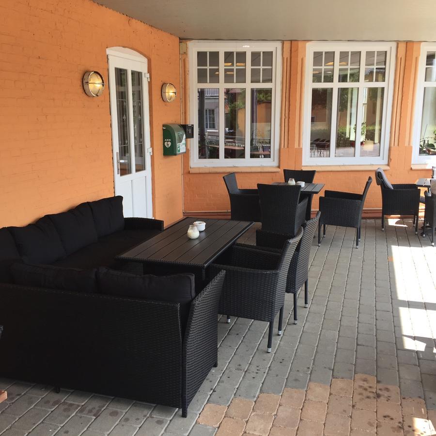 Hotel Klover Es Hellevad Buitenkant foto