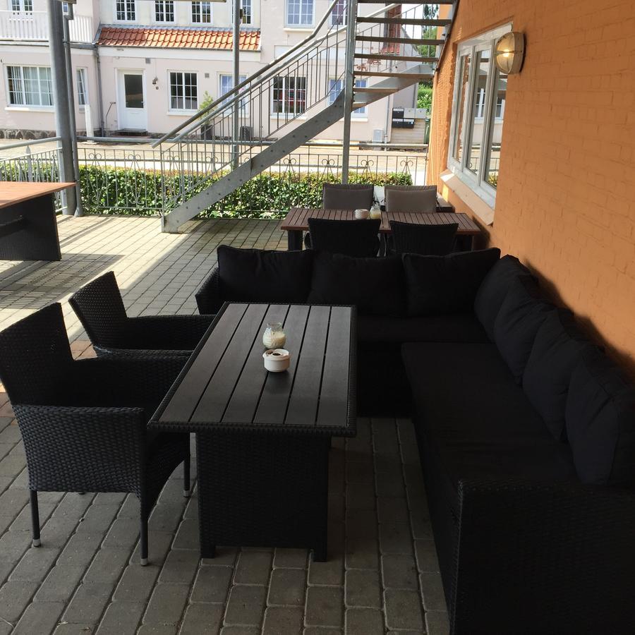 Hotel Klover Es Hellevad Buitenkant foto